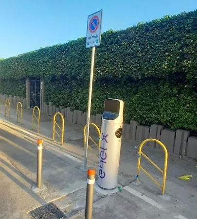 马尔吉内罗素酒店 *