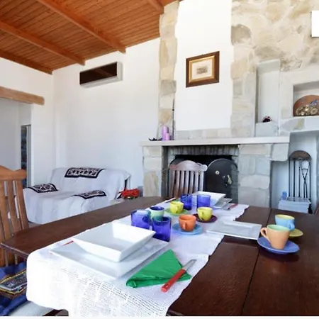 Apartmán Trilocale Margine Rosso